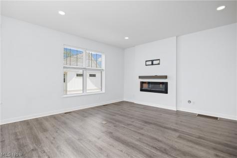 2059 W 34th Place Cleveland OH 44113