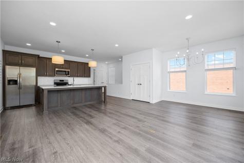 2059 W 34th Place Cleveland OH 44113