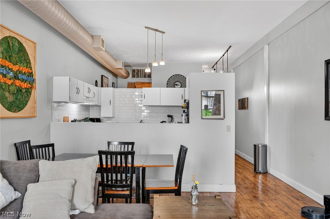 408 W Saint Clair Avenue Cleveland OH 44113