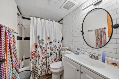 408 W Saint Clair Avenue Cleveland OH 44113