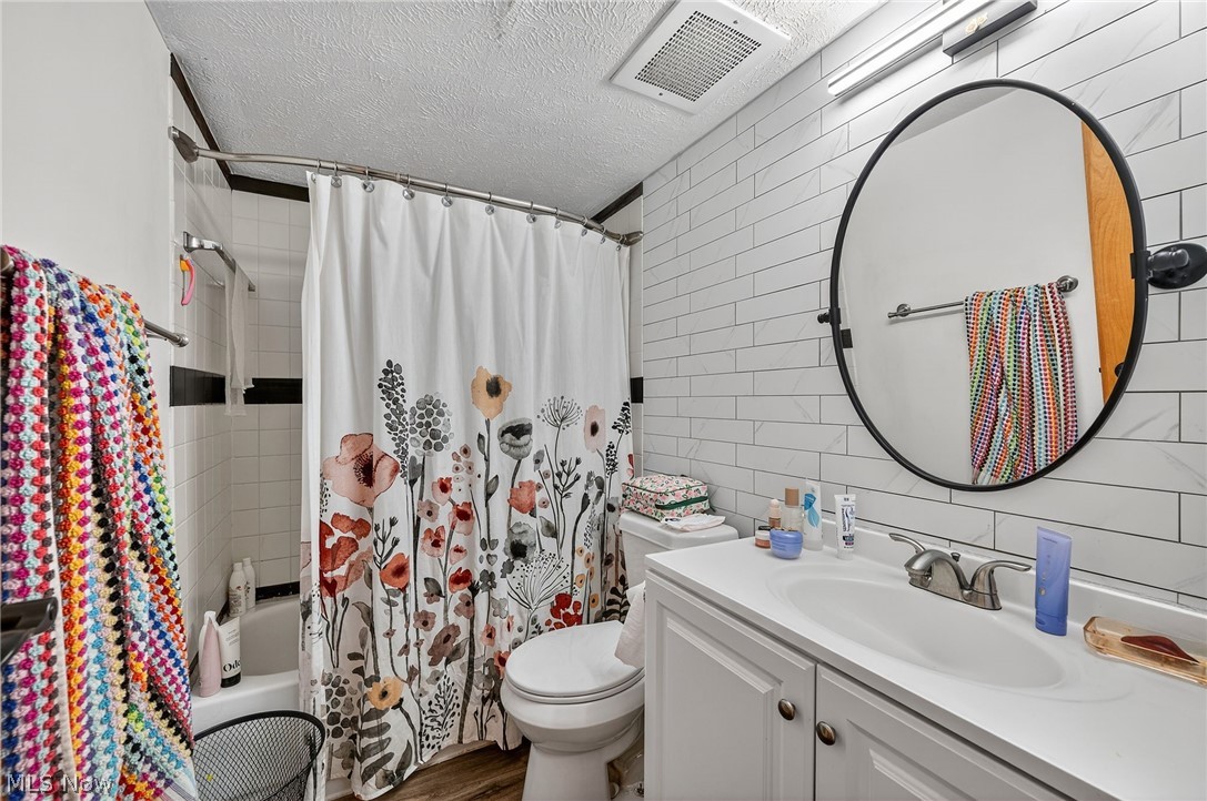 408 W Saint Clair Avenue Cleveland OH 44113