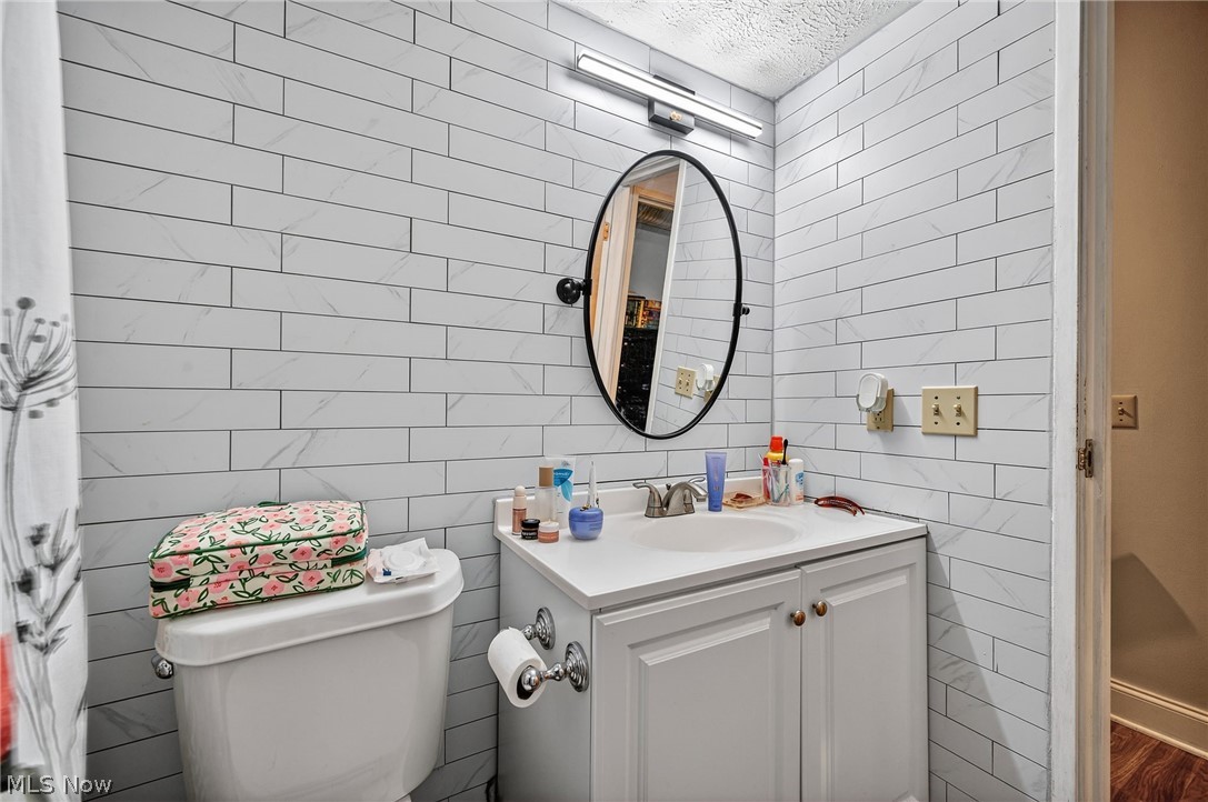 408 W Saint Clair Avenue Cleveland OH 44113