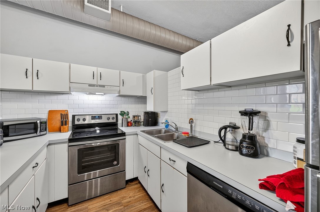 408 W Saint Clair Avenue Cleveland OH 44113