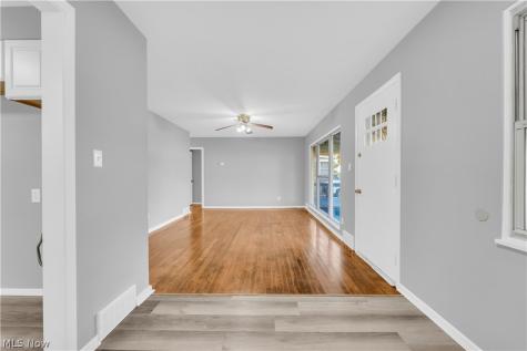 13813 Leroy Avenue Cleveland OH 44135