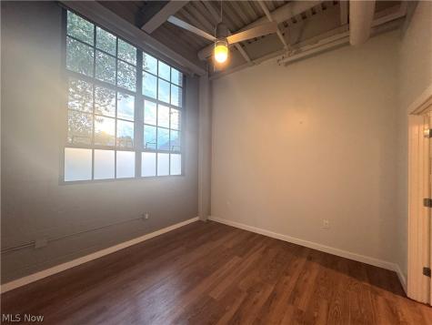 1587 E 31st Street Cleveland OH 44114