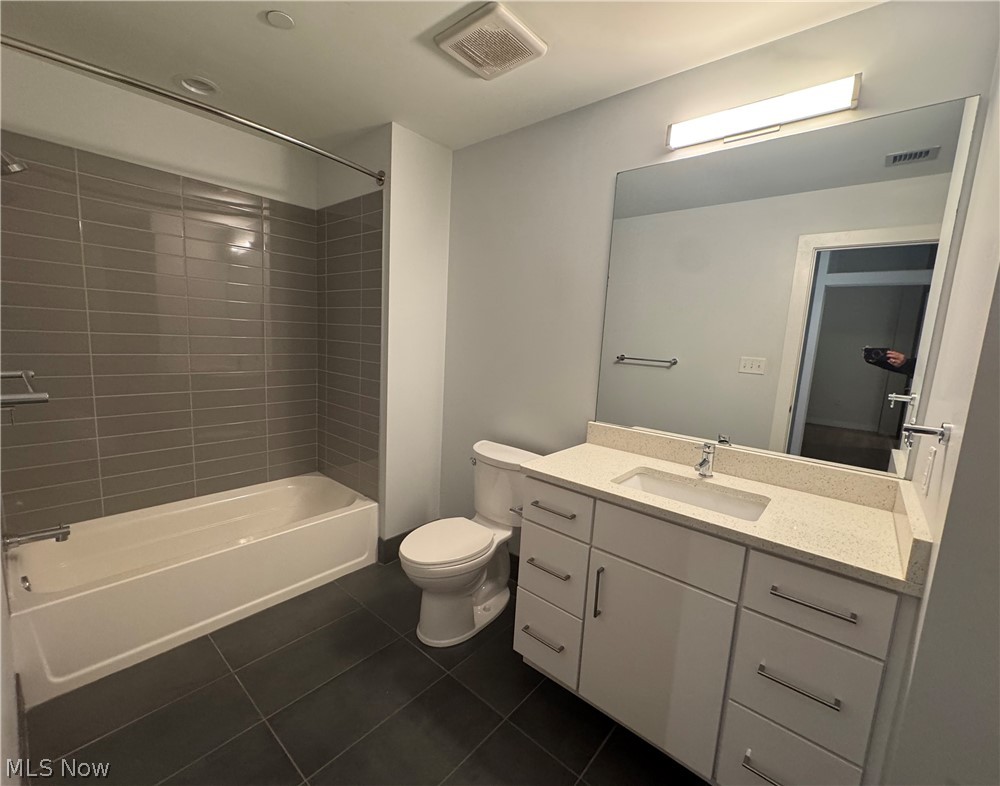 1587 E 31st Street Cleveland OH 44114