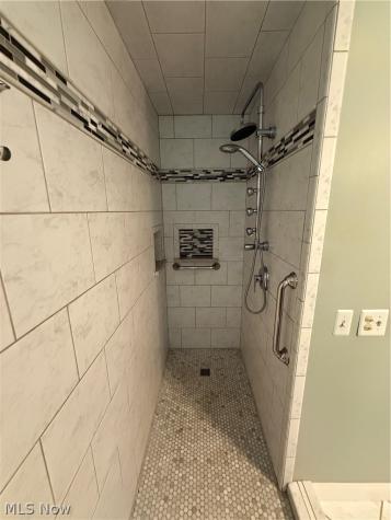 6803 Cranbrook Brecksville OH 44141