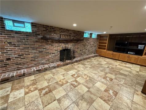 6803 Cranbrook Brecksville OH 44141