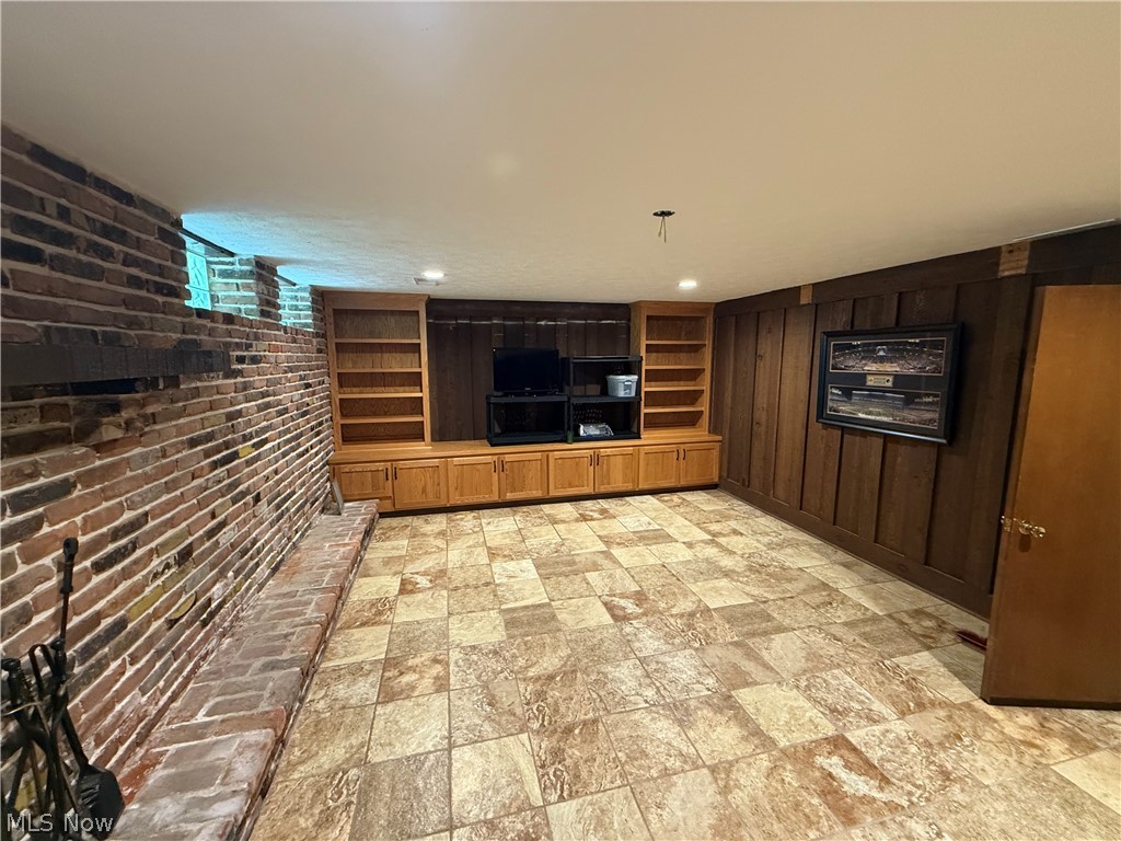 6803 Cranbrook Brecksville OH 44141