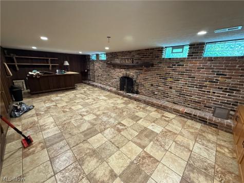 6803 Cranbrook Brecksville OH 44141