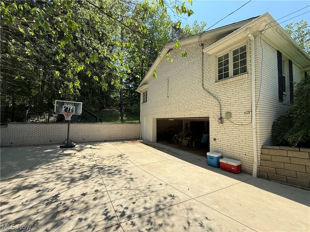 6803 Cranbrook Brecksville OH 44141