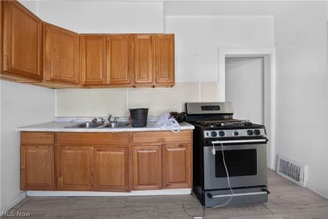 9901 Loretta Avenue Cleveland OH 44102