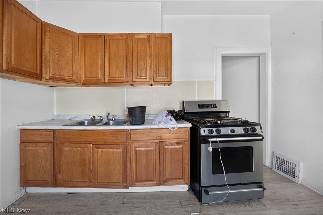 9901 Loretta Avenue Cleveland OH 44102