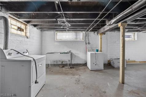 9901 Loretta Avenue Cleveland OH 44102