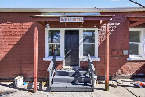 9901 Loretta Avenue Cleveland OH 44102