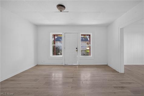 9901 Loretta Avenue Cleveland OH 44102