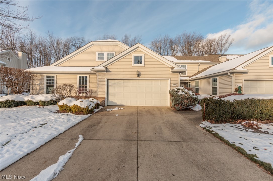 Westlake OH, 2538 Wyndgate Court, Unit 2538
