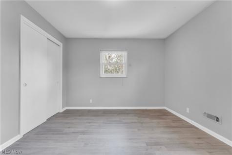 2915 Snow Road Parma OH 44134