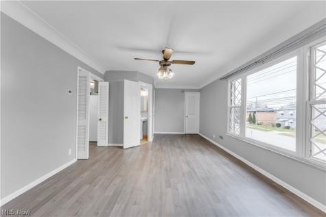 2915 Snow Road Parma OH 44134