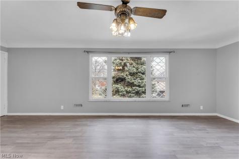 2915 Snow Road Parma OH 44134