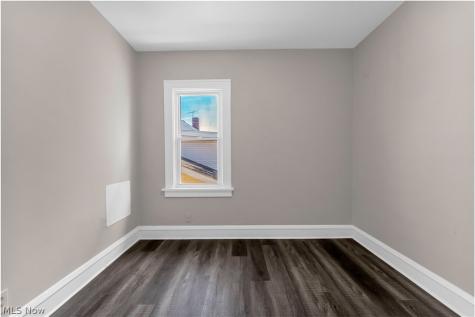 10602 Langton Avenue Garfield Heights OH 44125