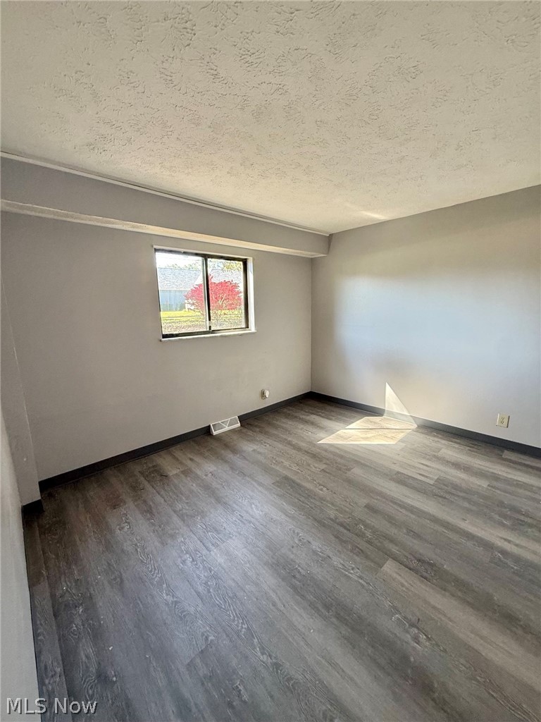 1860 Mahoning Avenue NW Warren OH 44483