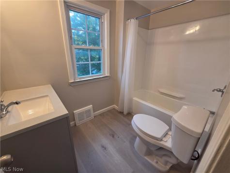 4418 Baintree Road University Heights OH 44118