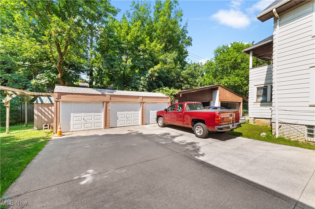 2819 E Derbyshire Road Cleveland Heights OH 44118