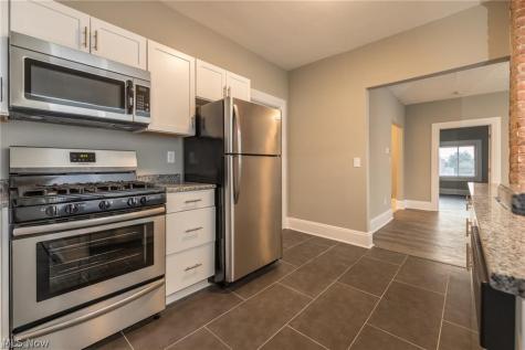 1387 W 69th Street Cleveland OH 44102