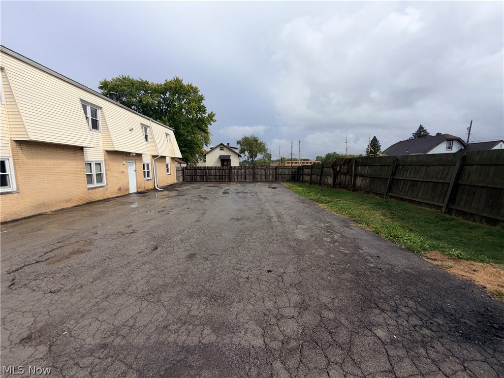 929 Cook Avenue Youngstown OH 44512