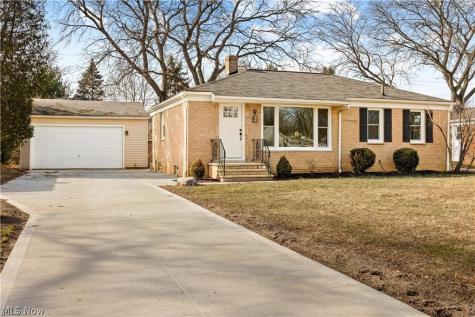 1996 N Doovys Street Avon OH 44011