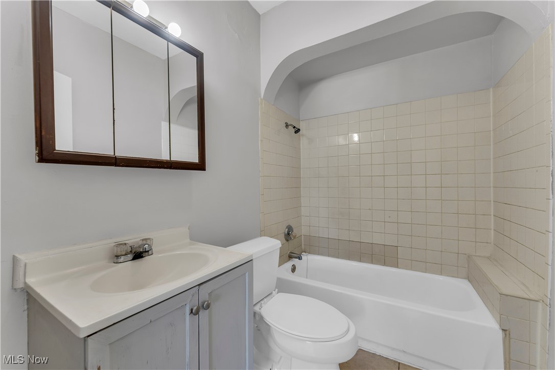 4732 E 104th Street Garfield Heights OH 44125