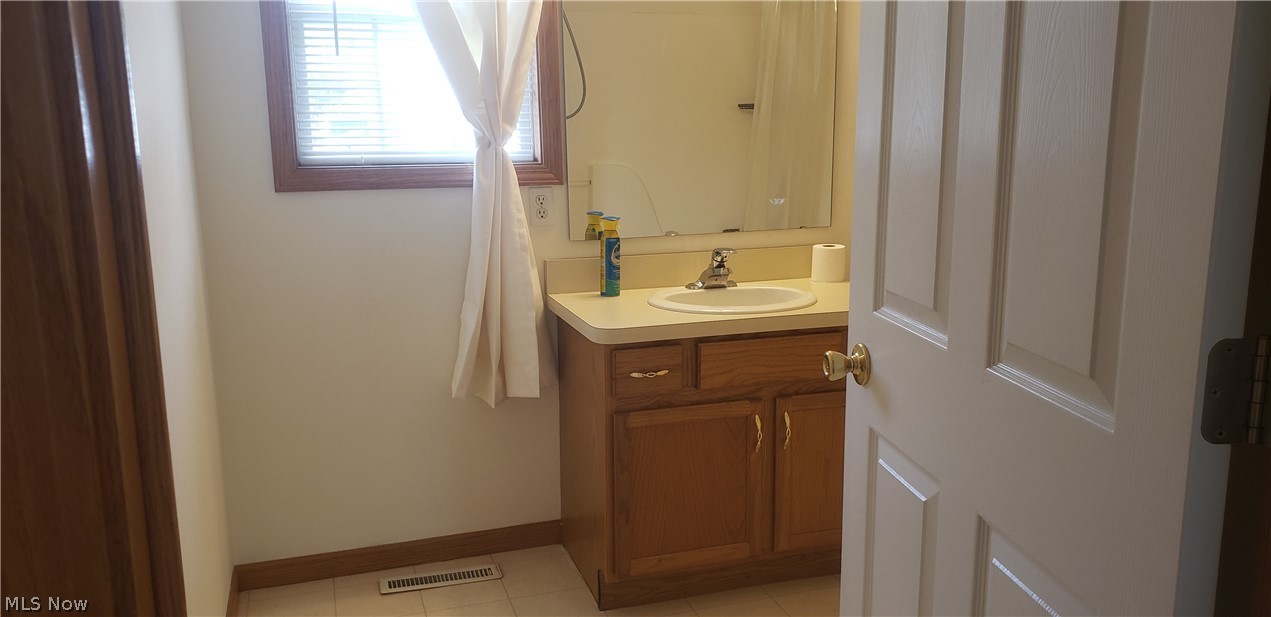 15032 Woodsong Drive Middlefield OH 44062