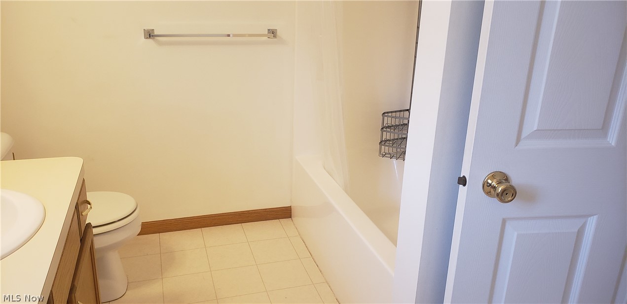 15032 Woodsong Drive Middlefield OH 44062