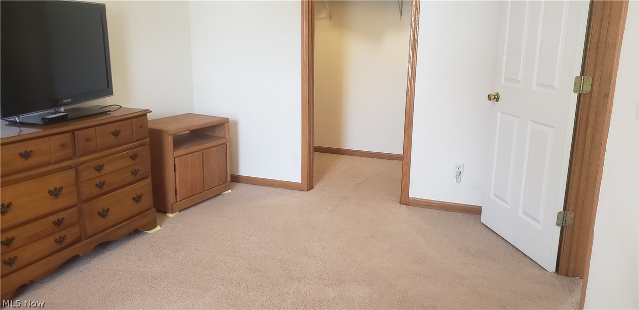 15032 Woodsong Drive Middlefield OH 44062