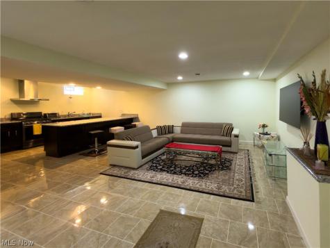 8426 Chester Parkway Cleveland OH 44106
