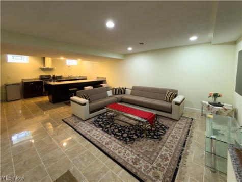 8426 Chester Parkway Cleveland OH 44106