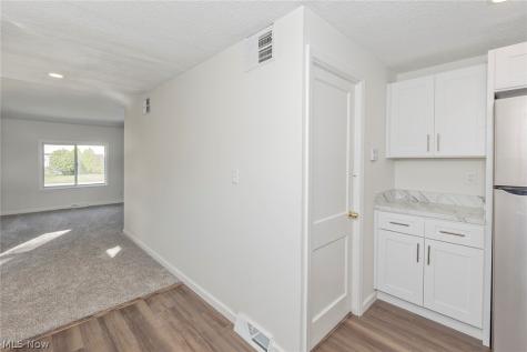 853 Cherokee Trail Willoughby OH 44094