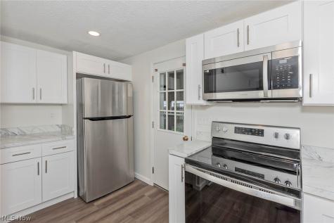 853 Cherokee Trail Willoughby OH 44094