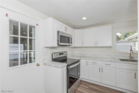 853 Cherokee Trail Willoughby OH 44094