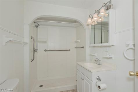 853 Cherokee Trail Willoughby OH 44094