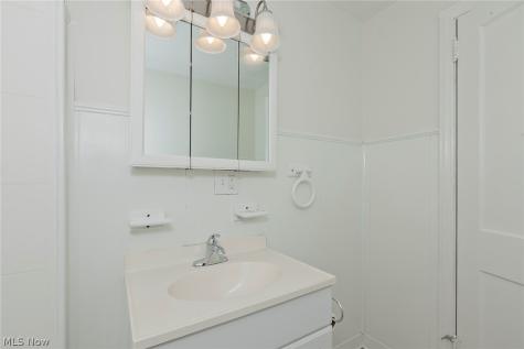 853 Cherokee Trail Willoughby OH 44094