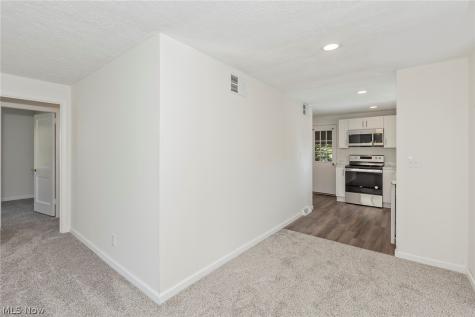 853 Cherokee Trail Willoughby OH 44094