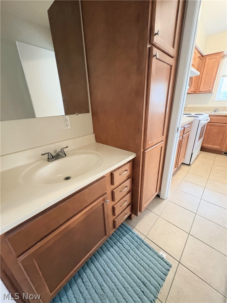1925 Evergreen Avenue Akron OH 44301