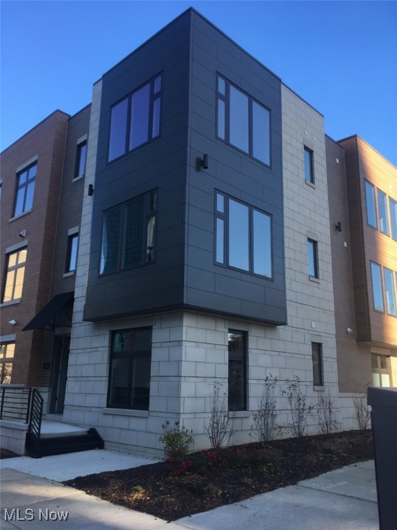 1461 E 13th Street Cleveland OH 44114