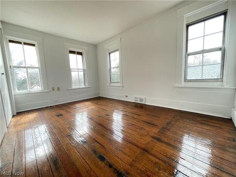 386.5 Silver Street Akron OH 44303