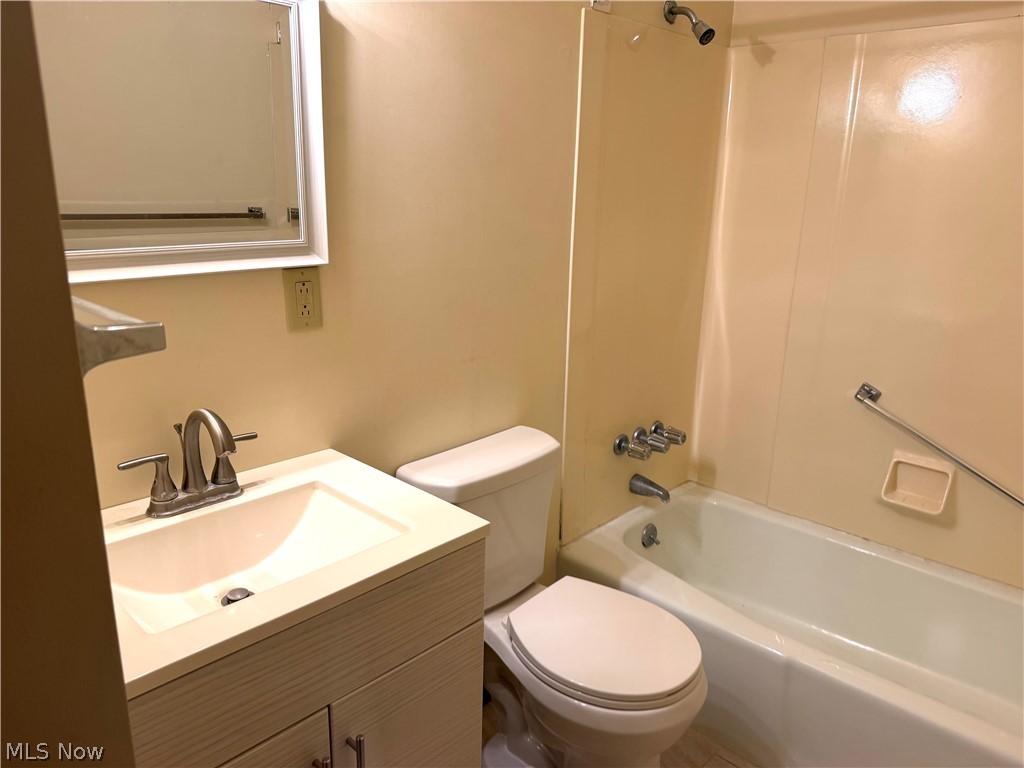 1512 Clairmont Avenue Cambridge OH 43725