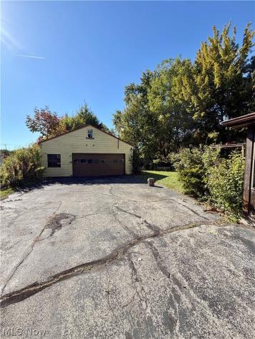 751 Wilbur Avenue Youngstown OH 44502