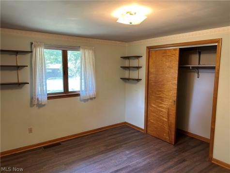 4384 Parkdale Avenue NW Canton OH 44718