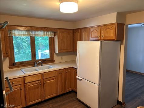 4384 Parkdale Avenue NW Canton OH 44718